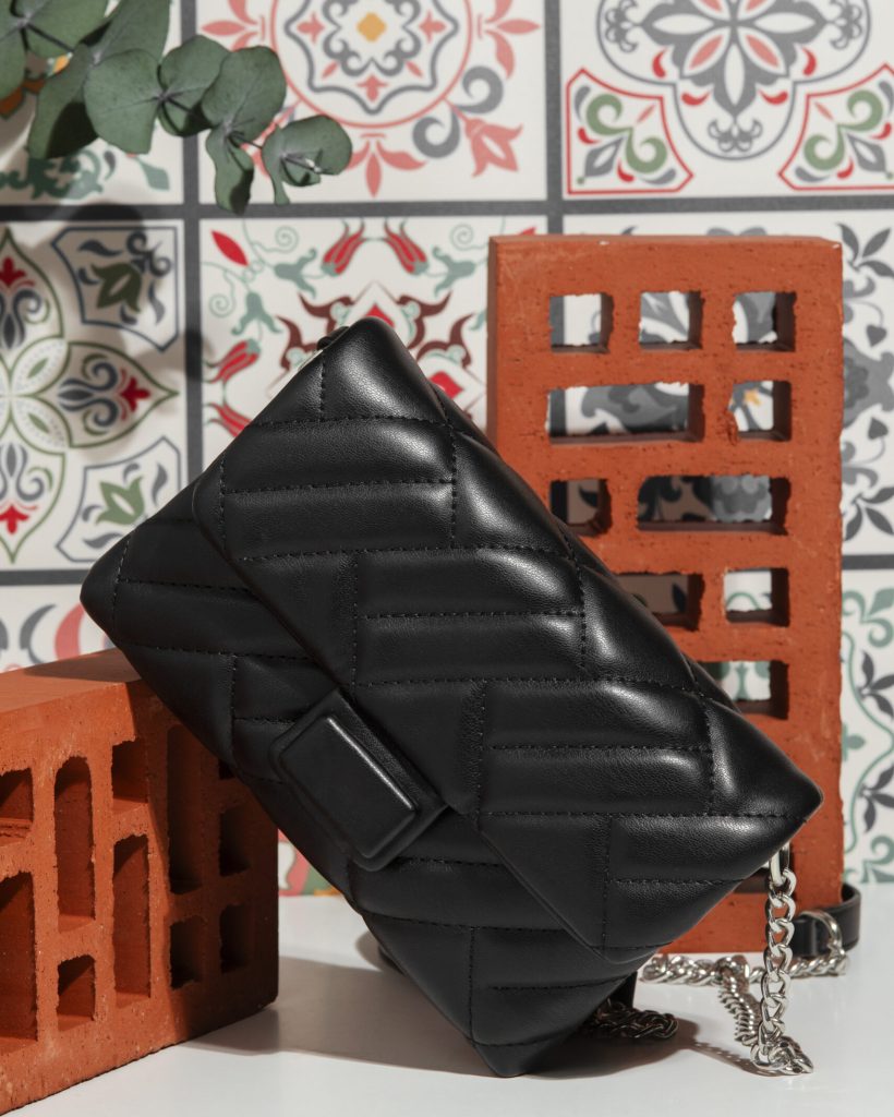 mediterranean-aesthetic-tiles-with-women-s-bag (4)